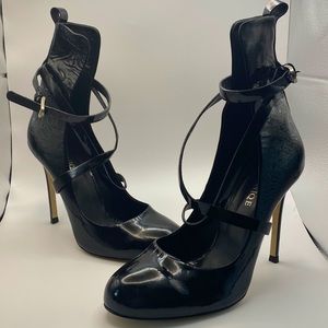 NWOT Black Stilettos with Ankle Detail, Size 9